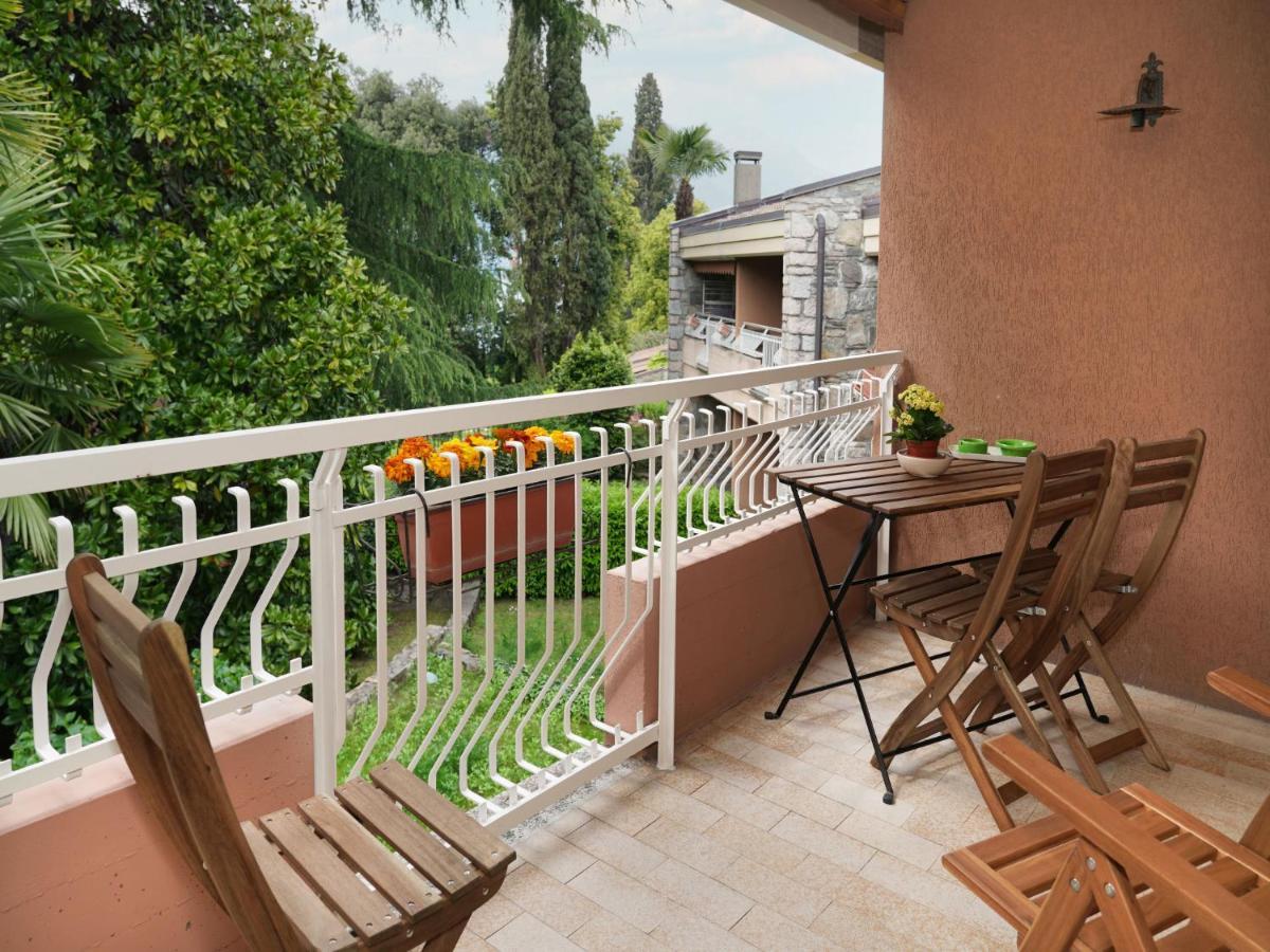 Studio Hermitage-4 By Interhome Porto Valtravaglia Extérieur photo
