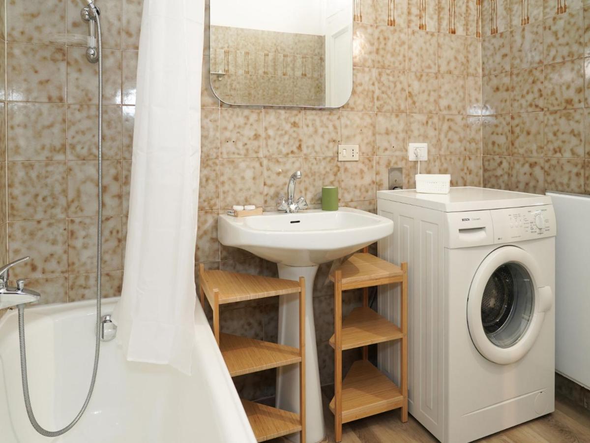 Studio Hermitage-4 By Interhome Porto Valtravaglia Extérieur photo